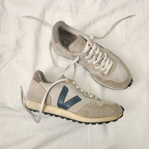 Veja SDU California natural women's size 7